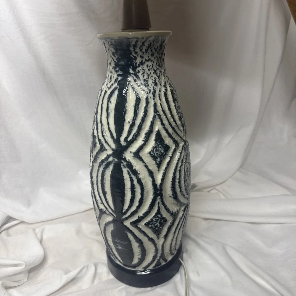VTG MCM Pottery Lamp Geometric Textured Blue Black White Groovy Design Wood Neck
